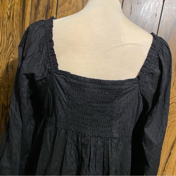 Universal Thread Black Balloon Long Sleeve Shift Dress - Picture 9 of 10